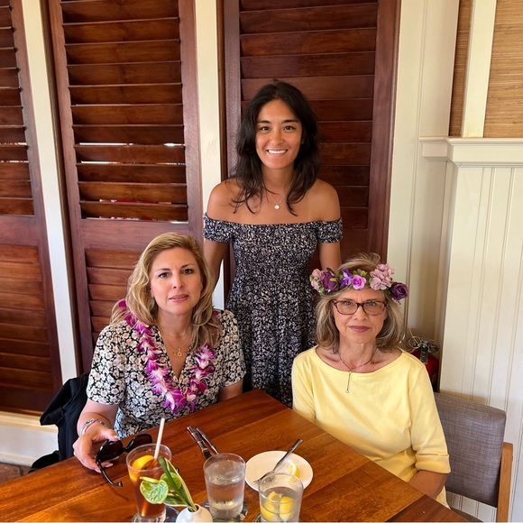 Meet your Posher, Sarah - Picture 3 of 3